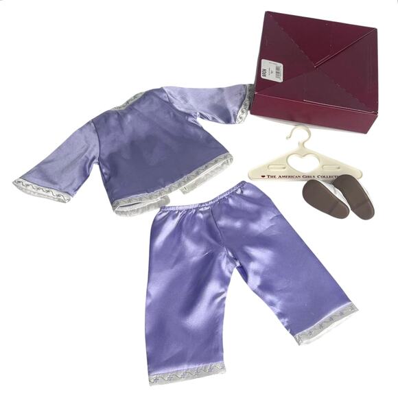 American Girl Doll Nellie Pajamas PomPom Slippers Hanger Purple Top Pant Pjs Box - Picture 2 of 9